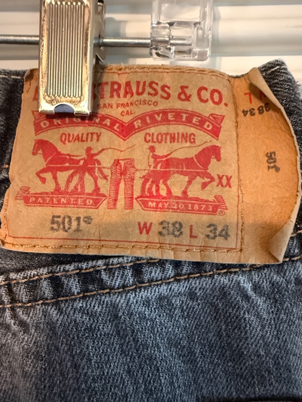 LEVI’S Men's 501 Straight Leg Button-Fly Jeans 38x34 - Picture 5 of 9